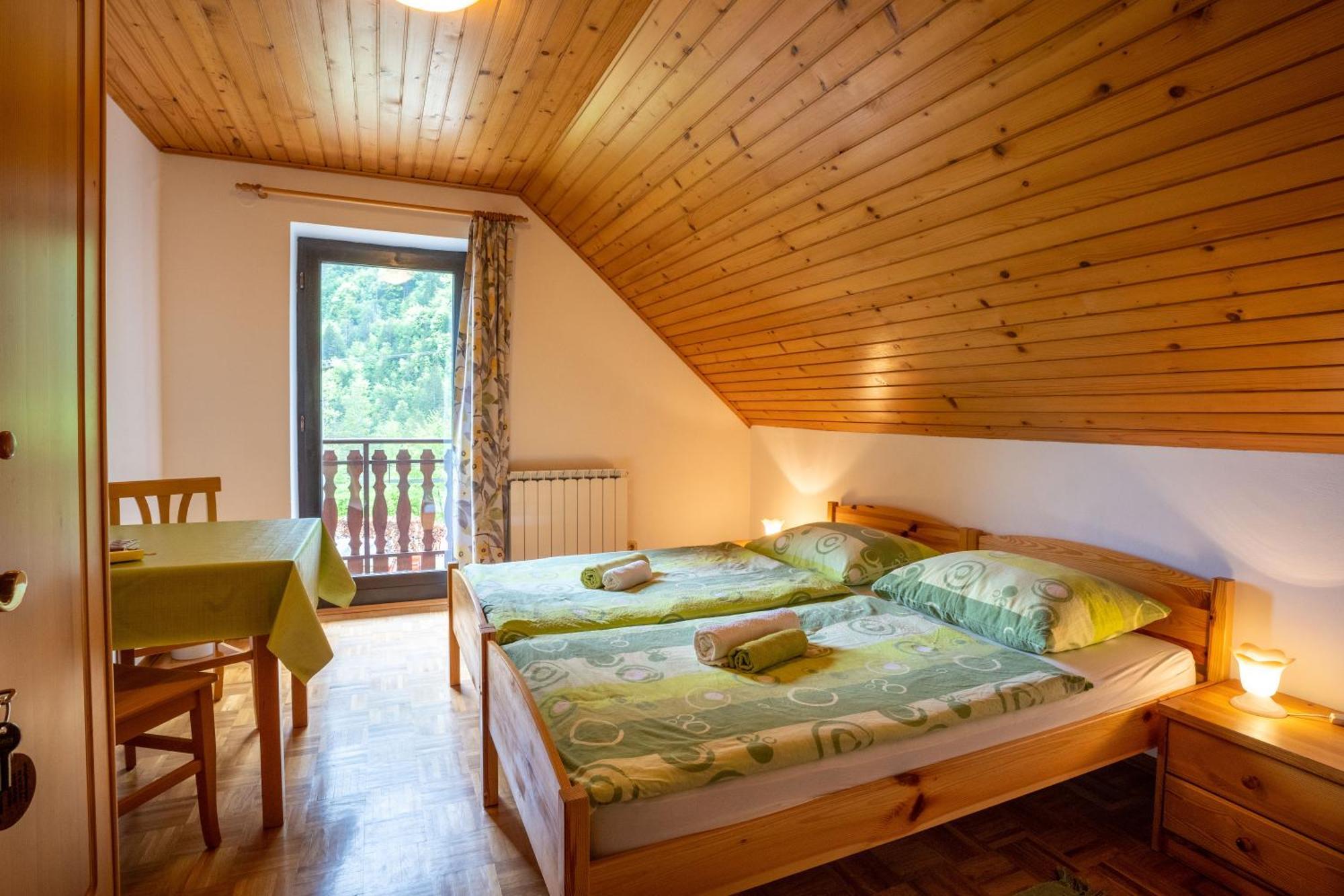Apartments And Rooms Kravanja เทรนตา ภายนอก รูปภาพ